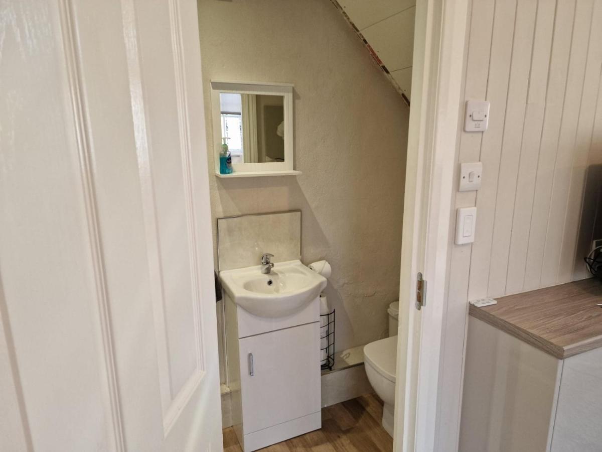 Carlisle Central, Cute Studio Appt, The Cupboard 외부 사진