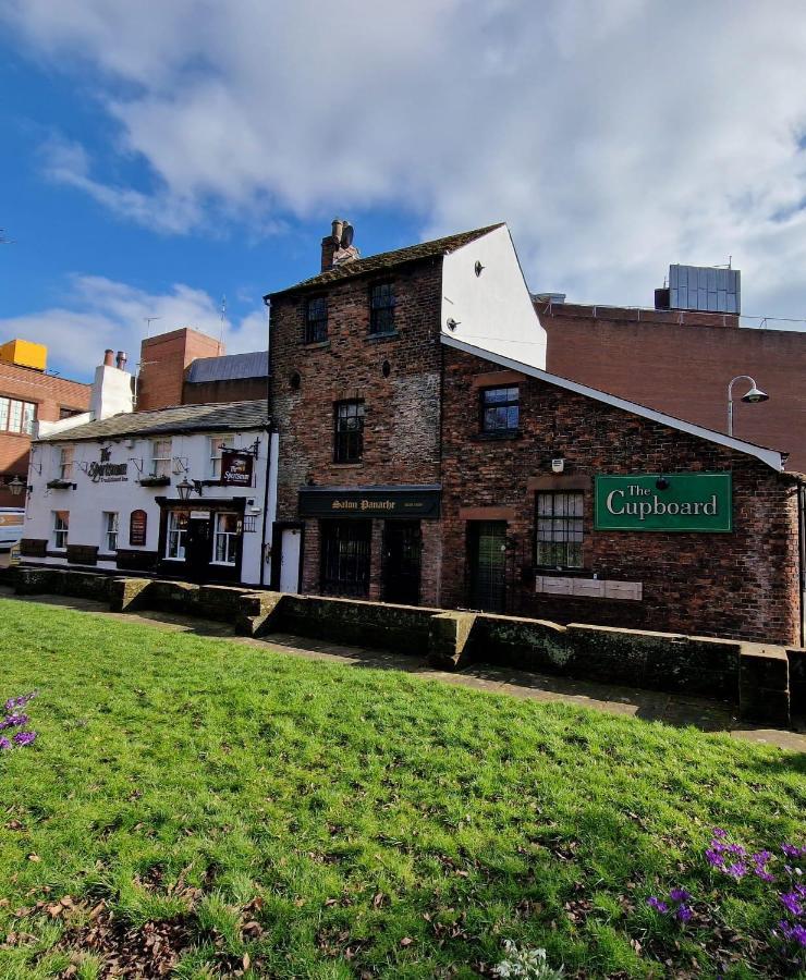 Carlisle Central, Cute Studio Appt, The Cupboard 외부 사진